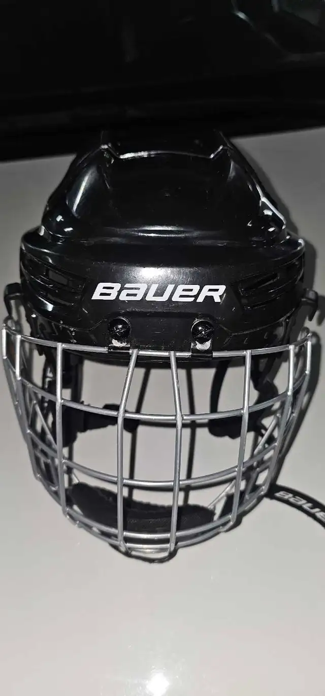 Bauer Hockey Helmet in Hockey in City of Toronto - Image 4