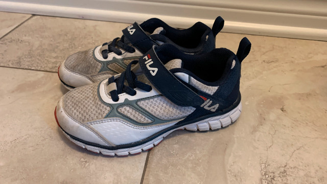 Fila hotsell sneakers youth