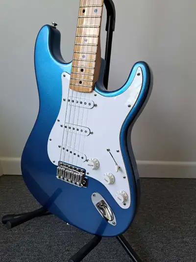 Fender Stratocaster MIM with several upgrades. Vintage sounding 57/62 Fender pickups, CTS pots, qual...