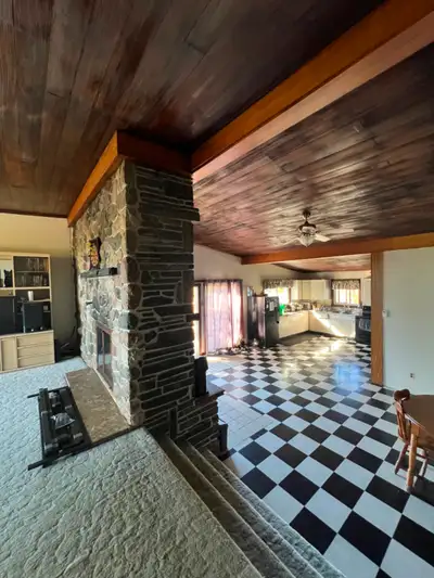 We have an unfurnished private bedroom available in a spacious 5-bedroom, 2-bathroom furnished house...