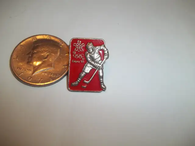 Vintage Olympique - Calgary badge630056682284811217