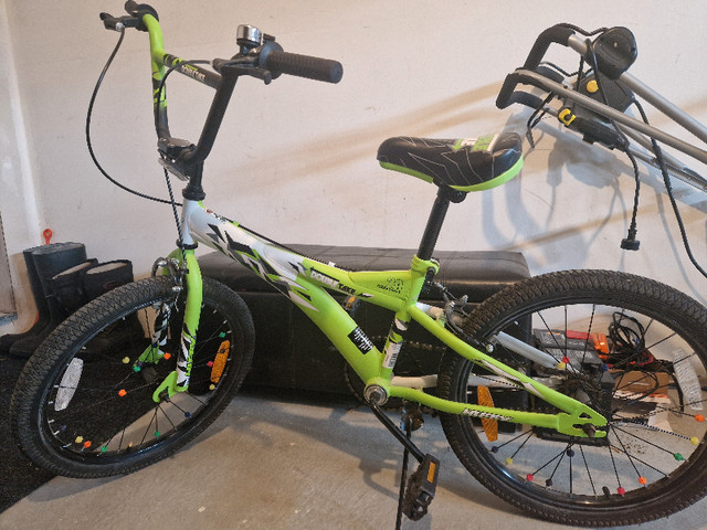 Huffy 20" Double Take kids pedal bike in Kids in Markham / York Region
