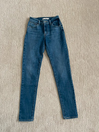 Ladies Levi’s 721 High Rise Skinny Jeans Size 26