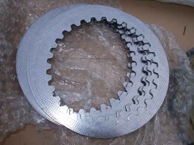 Kawasaki  ZX11 ZZR1100 ZX1100 Complete clutch replacement kit in Motorcycle Parts & Accessories in Mississauga / Peel Region - Image 4