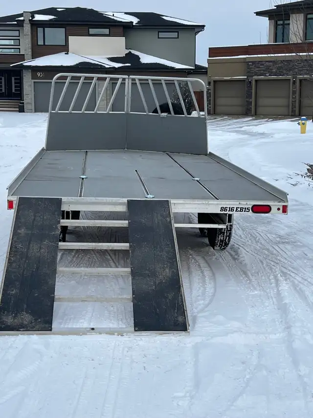 2023 Aluma 3 place snowmobile trailer in Cargo & Utility Trailers in Edmonton - Image 4