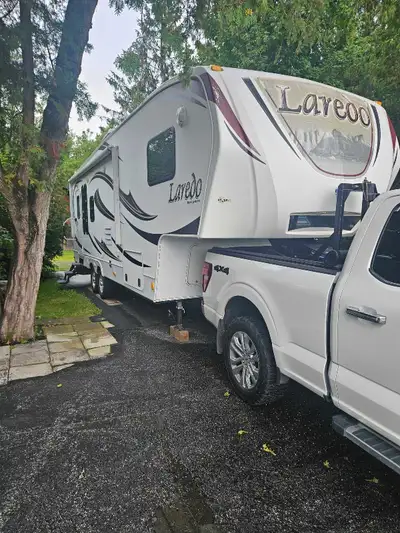 Roulotte fith weel 29 pied 2011 laredo keystone , slide double, tout fonctionnelle , jamais d'infilt...