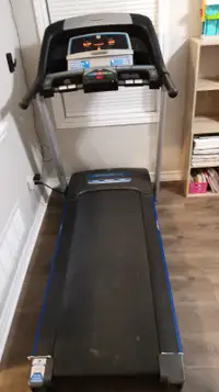 Horizon Commercial Treadmill (CT5.2) with Spring Cushion in Good