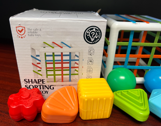 Shape Sorting Baby Toy Educational Fun 8 Colourful Shapes in Toys in Edmonton - Image 6