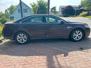 2010 Ford Taurus