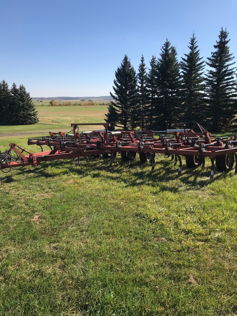 33’ Morris Cultivator Farming Equipment Red Deer Kijiji