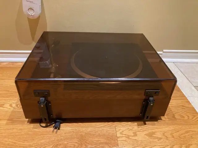 Technics SP-20 turntable with Fidelity Research tonearm in Stereo Systems & Home Theatre in Mississauga / Peel Region - Image 10
