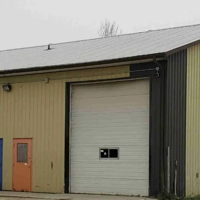 Commercial industrial shop