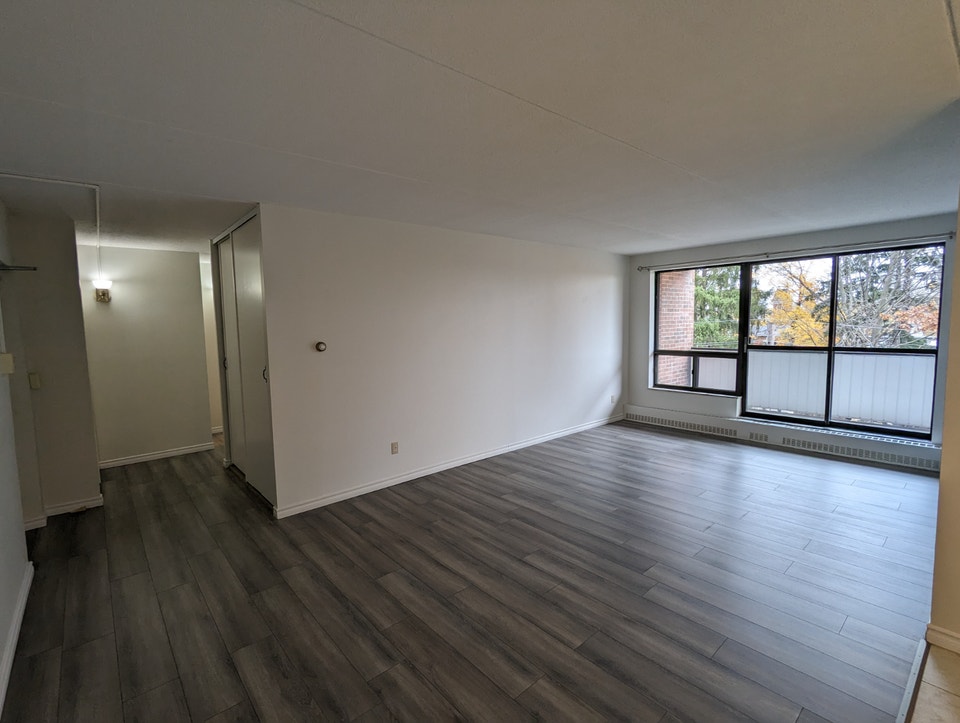 1 & 2 BEDROOM APARTMENT - ALL UTILITIES INCLDUED - $1870.00 4