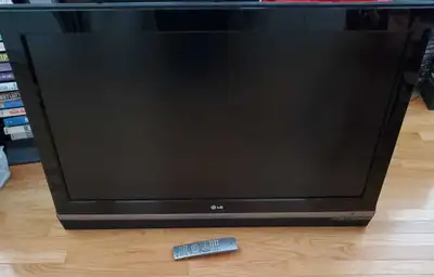 LG 42LC2D TV, View more