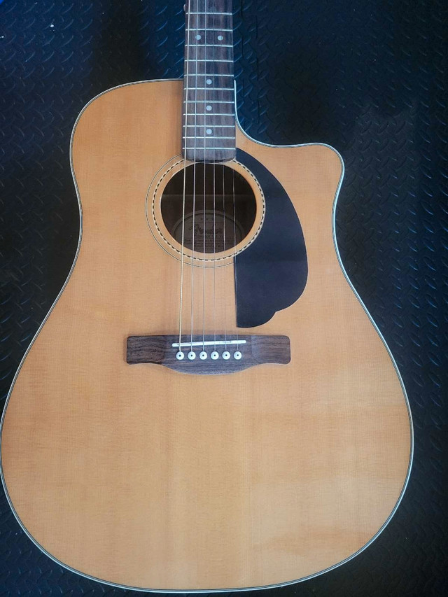 Fender Sonoran in Guitars in Oshawa / Durham Region - Image 2