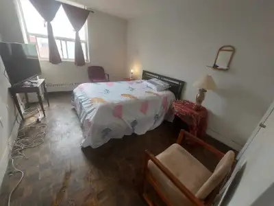 rentinh big masterbed