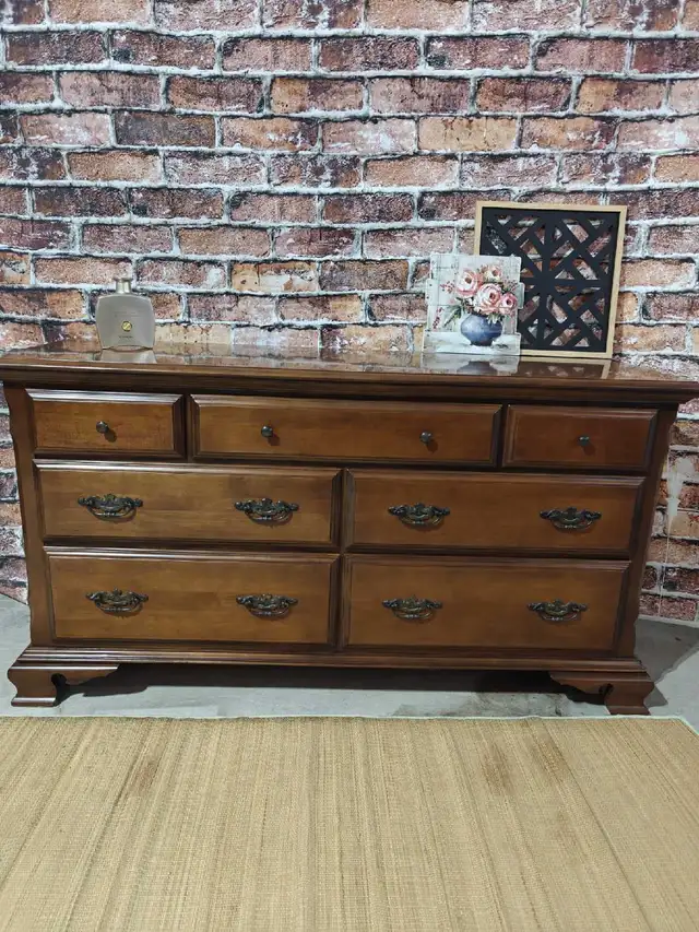 DELICRAFT High Quality Solid wood Dresser Sideboard.Can Deliver in Dressers & Wardrobes in Cambridge - Image 2