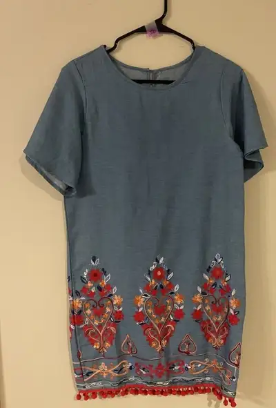 AN SIZE X SMALL BRAND NEW BLUE DRESS WITH FLOWERS DESIGN FOR SAL, View more