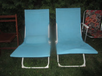 2 chaises de parterre de plage ou piscine bleu  a-1 pliable  RES