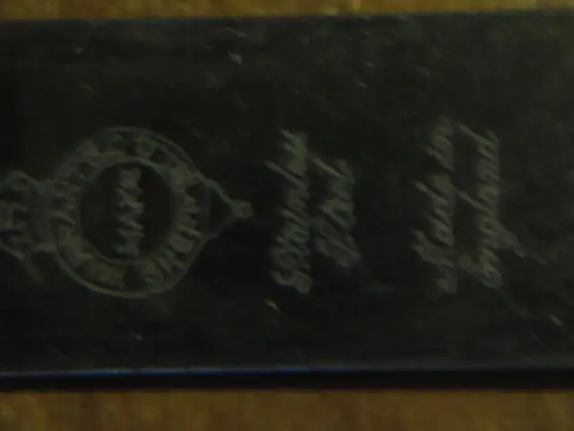 Couteau Sheffield made in England. Lame de 8 pouces. in Other in Trois-Rivières - Image 3