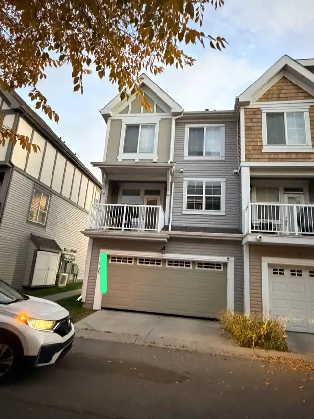 Corner unit town house for rent new Brighton