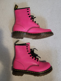 Dr. Marten's 1460W Women's Leather Boots HOT PINK *NEW* [$90]