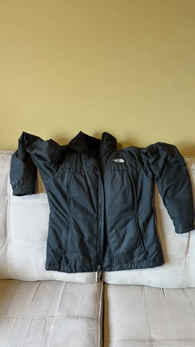 The North Face Jacket - Small in Women's - Tops & Outerwear in Mississauga / Peel Region - Image 2