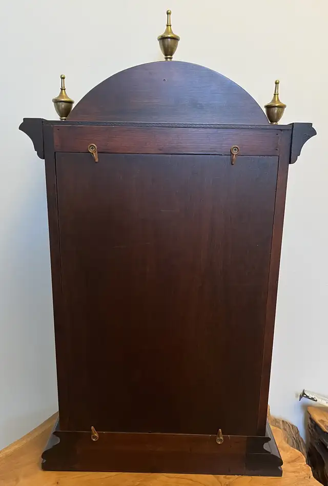 Vintage Ethan Allan Pendulum Chiming Mantle Clock Mahogany Brass in Home Décor & Accents in City of Toronto - Image 10