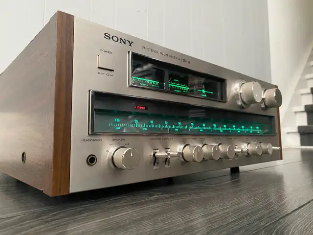 Vintage Sony STR V5 Stereo Receiver in Stereo Systems & Home Theatre in St. Catharines - Image 3