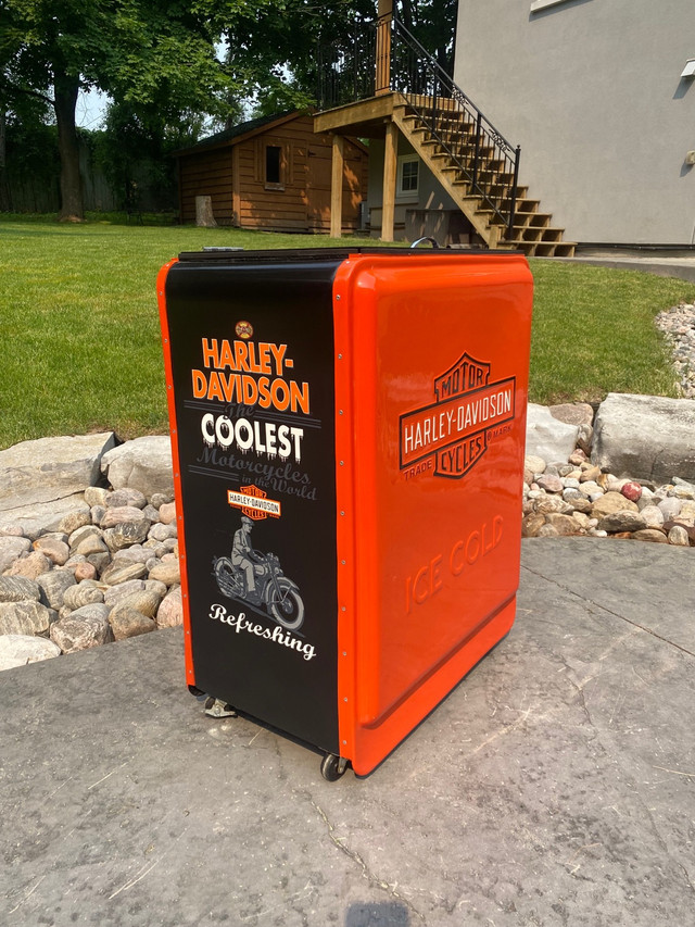 Harley Davidson JR cooler in Arts & Collectibles in Markham / York Region - Image 2