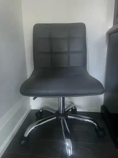 2x Office Chairs in great condition , View more