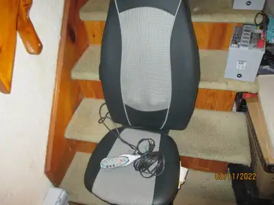 coussin de massage shiatsu de homedics model sbm.300h tres bonne qualité exellente condition manette...