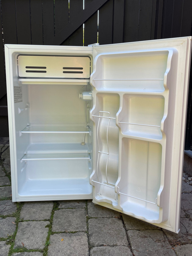 Compact Fridge 3.3cu ft. in Refrigerators in Hamilton - Image 4