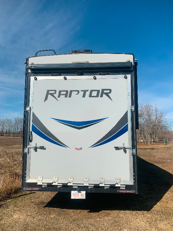 2017 Keystone Raptor Toy hauler. 42TS in Travel Trailers & Campers in Edmonton - Image 4