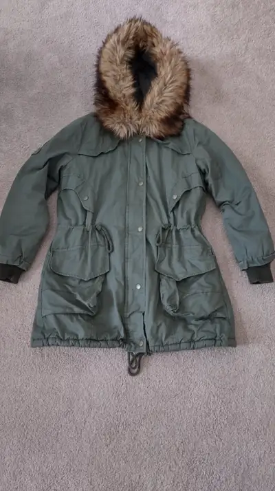 Reduced  -- Woman's  Green Parka with  Fur  Hood -- Yorkton, SK, View more