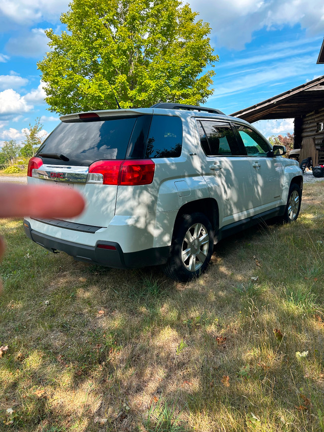 GMC Terrain 2010- As Is. OBO in Cars & Trucks in Peterborough - Image 2
