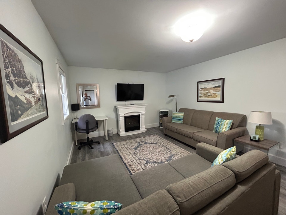 Move In Ready One Bedroom/ One Bathroom Apt. 4