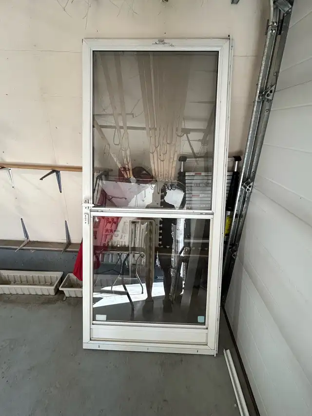 white screen door574679969705512961
