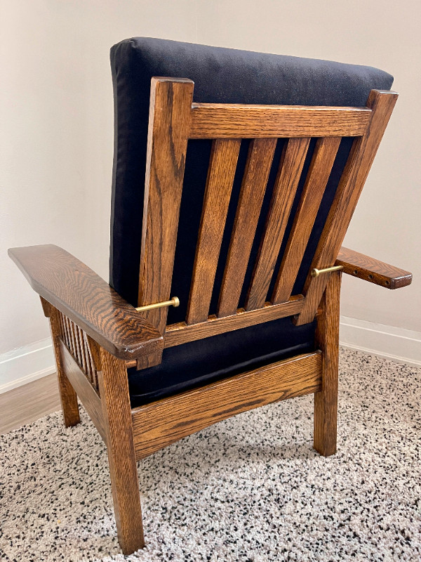 Mission-style Oak Armchair - Custom-made, Handcrafted, Solid in Chairs & Recliners in Hamilton - Image 3