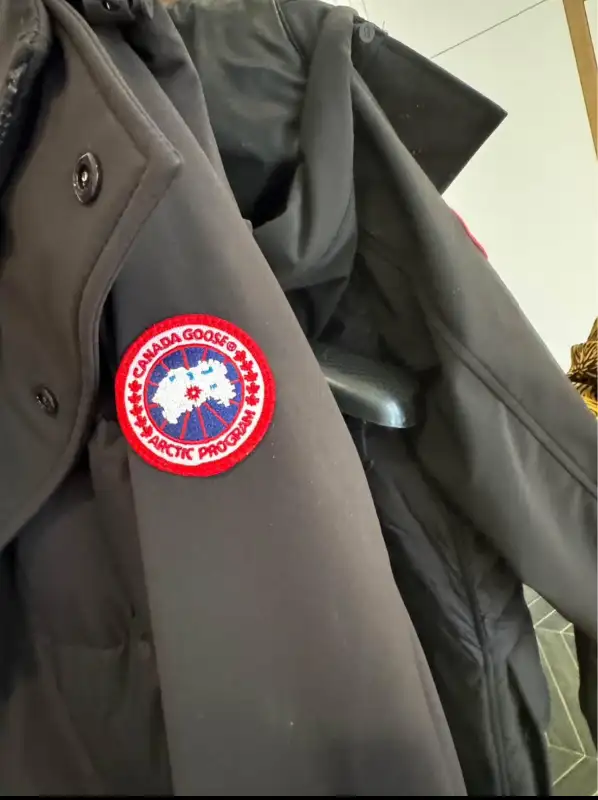 Canada Goose - Brexton Coat -Brand New Tagged - Black Size Small in Men's in Mississauga / Peel Region - Image 4