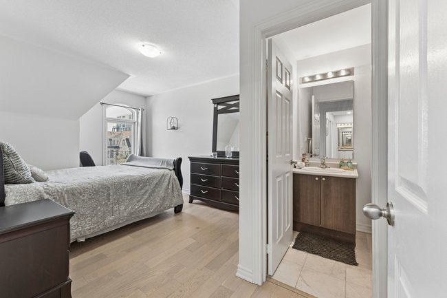 Classy 3 bedroom Townhome 4