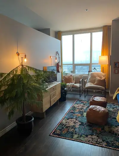 Rent includes heat, lights, water, parking space in indoor heated garage, gym, in-unit laundry. Beau...