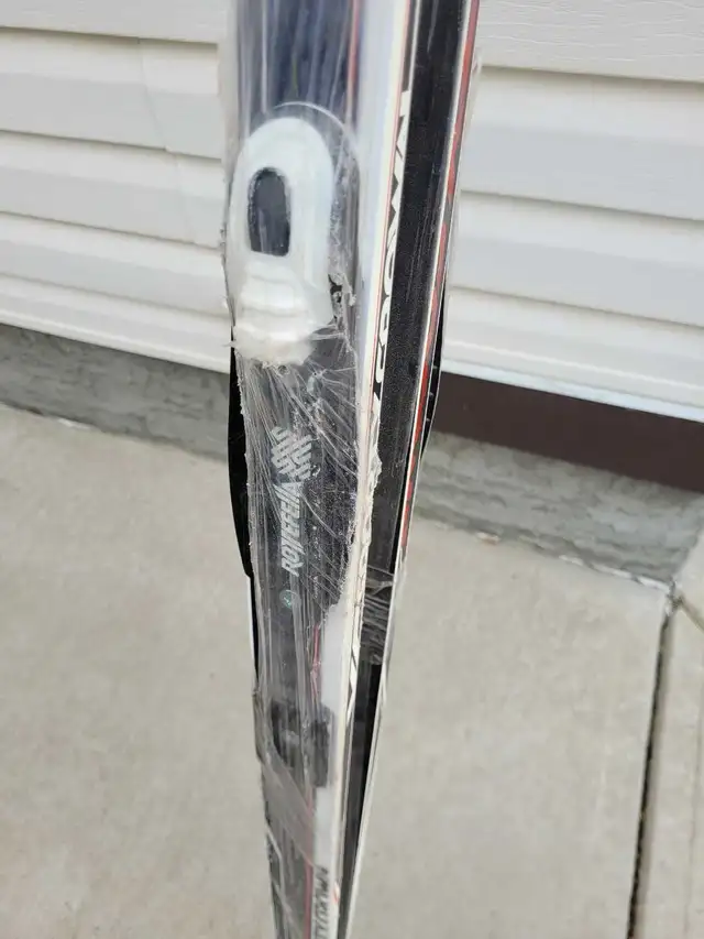 New Fischer XC Sporty Crown cross country ski 197cm in Ski in Calgary - Image 4