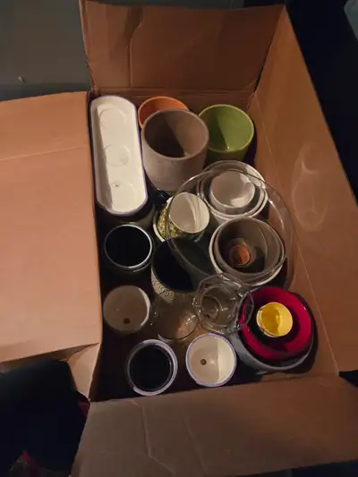 Cache pots a vendre, View more