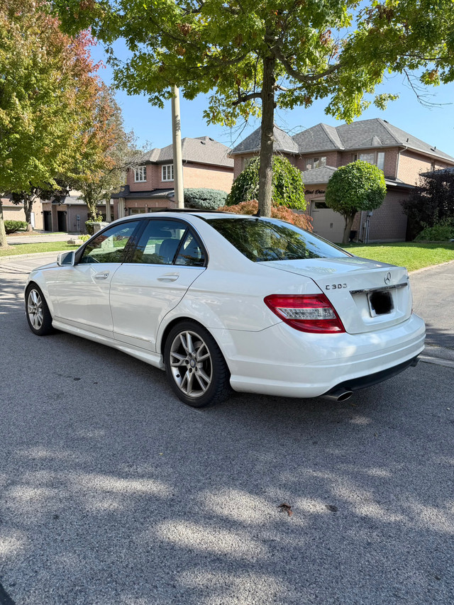2010 Mercedes-Benz C-Class C300 in Cars & Trucks in Markham / York Region - Image 3