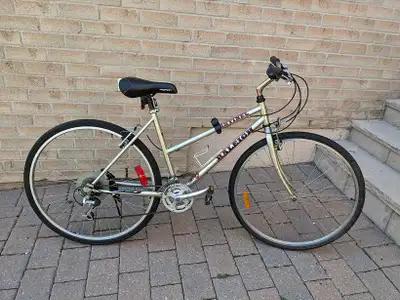 Raleigh Hybrid Sentinel 700C Aluminum Women's Bike, View more
