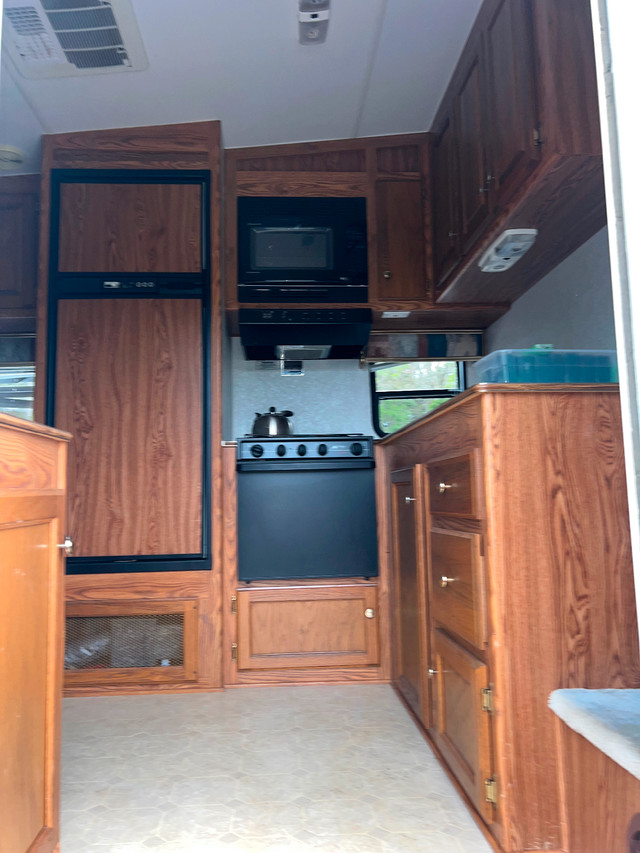 1998 27ft camper trailer in Travel Trailers & Campers in Belleville - Image 3