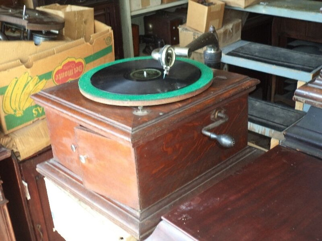 Victor Victrola Model VV-VI Gramophone/ Phonograph in Arts & Collectibles in Mississauga / Peel Region - Image 2