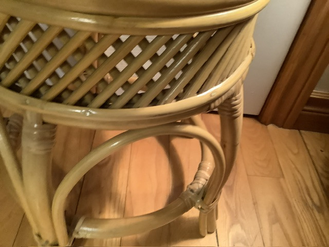 Vintage Rattan Side Table/Plant Stand  in Other Tables in Belleville - Image 3