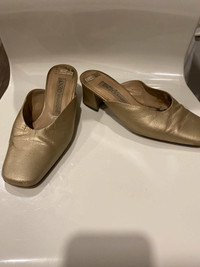 Enzo Angiolini Pale Gold Mules - 6M